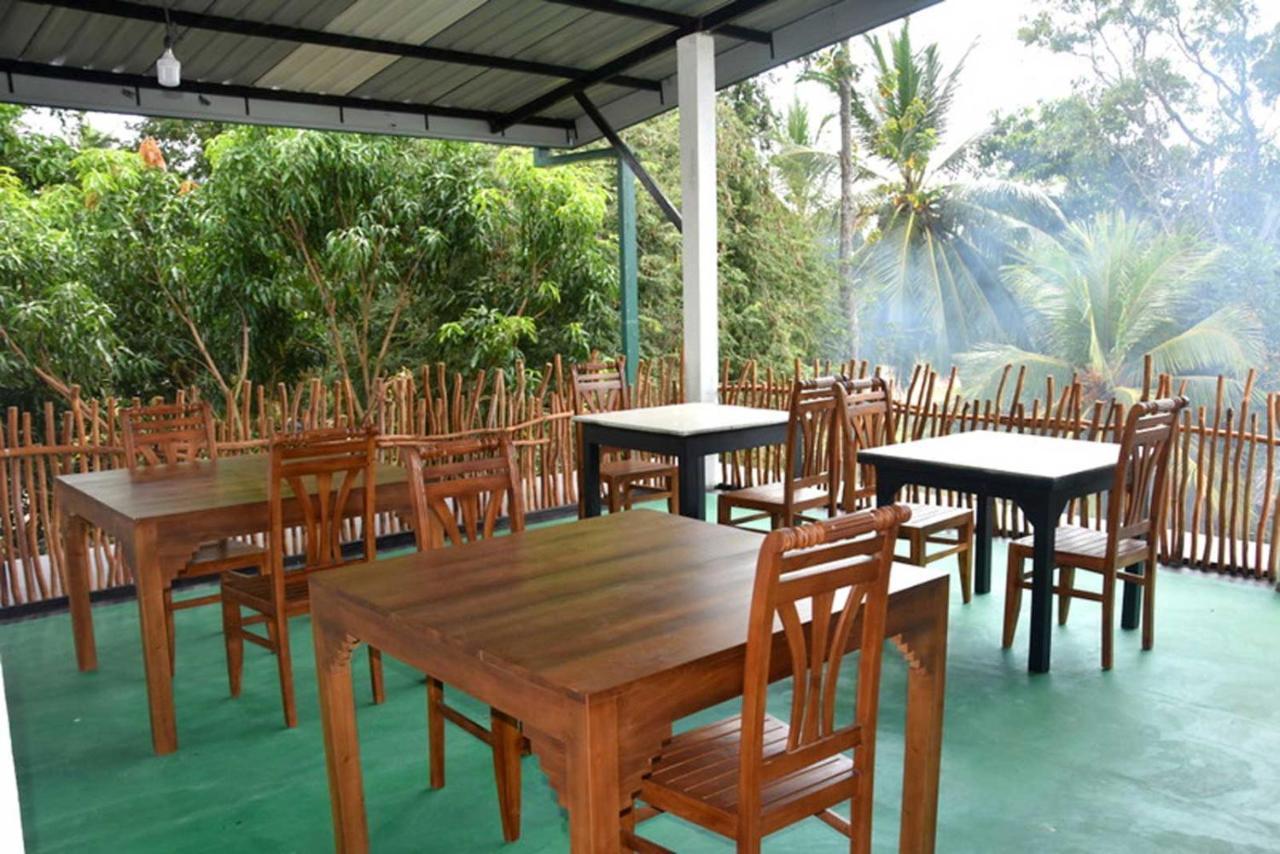Thinaya Lake Resort Anurâdhapura Extérieur photo