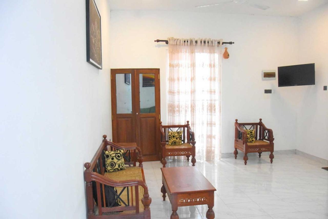 Thinaya Lake Resort Anurâdhapura Extérieur photo