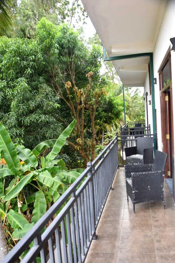 Thinaya Lake Resort Anurâdhapura Extérieur photo
