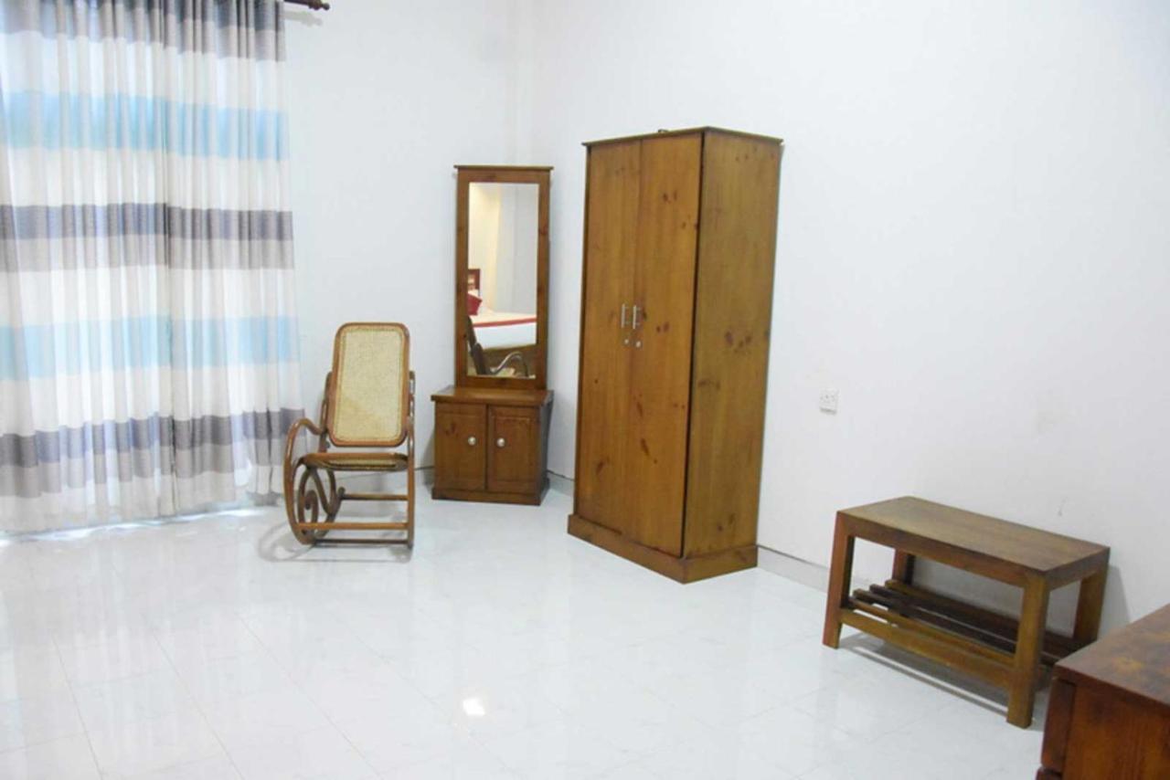 Thinaya Lake Resort Anurâdhapura Extérieur photo