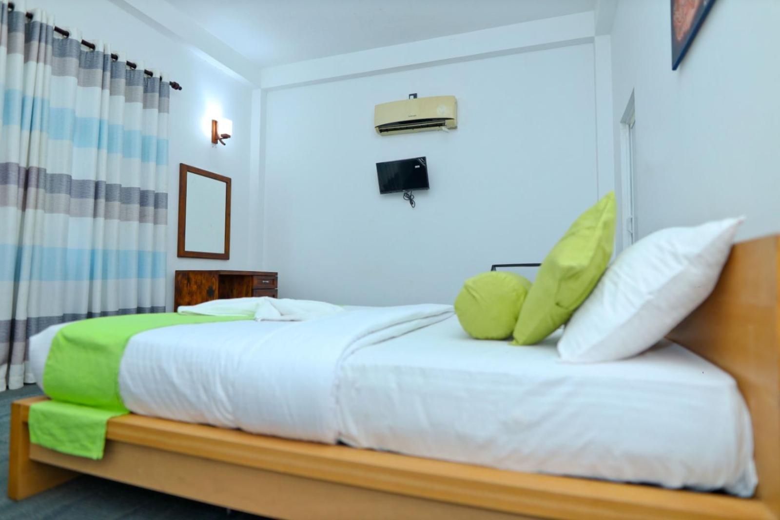 Thinaya Lake Resort Anurâdhapura Extérieur photo