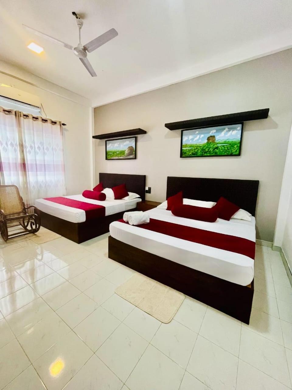 Thinaya Lake Resort Anurâdhapura Extérieur photo