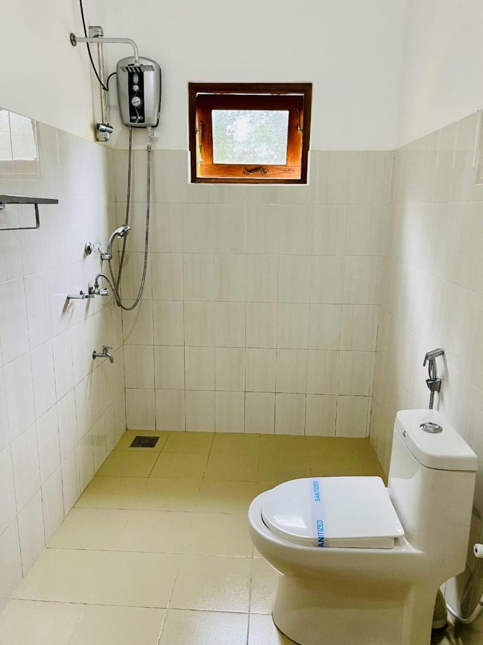Thinaya Lake Resort Anurâdhapura Extérieur photo