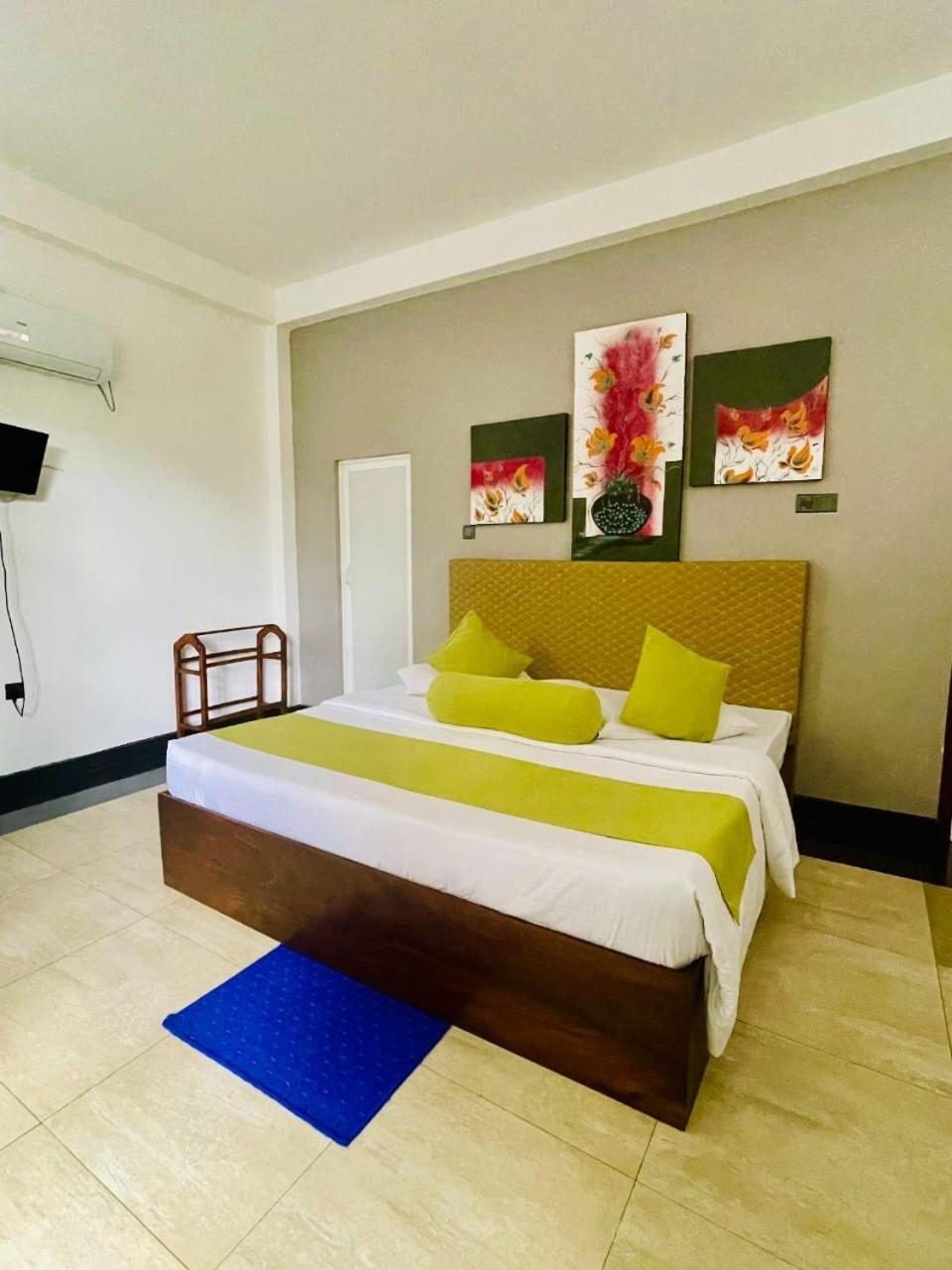 Thinaya Lake Resort Anurâdhapura Extérieur photo