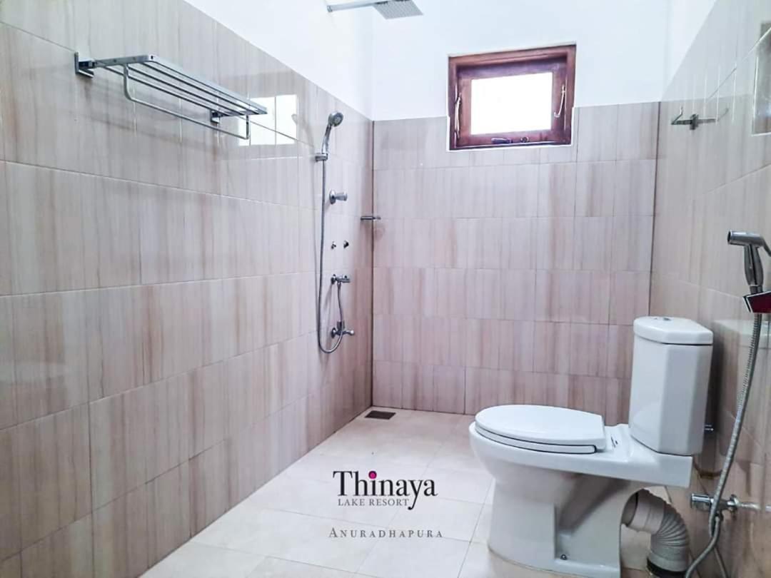 Thinaya Lake Resort Anurâdhapura Extérieur photo